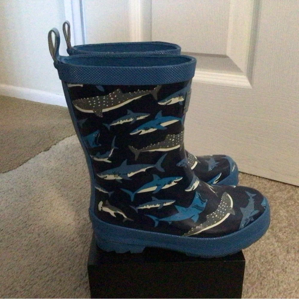 HATLEY SHARK FRENZY RAIN BOOTS- TODDLER BOYS SIZE 9 - Picture 3 of 5
